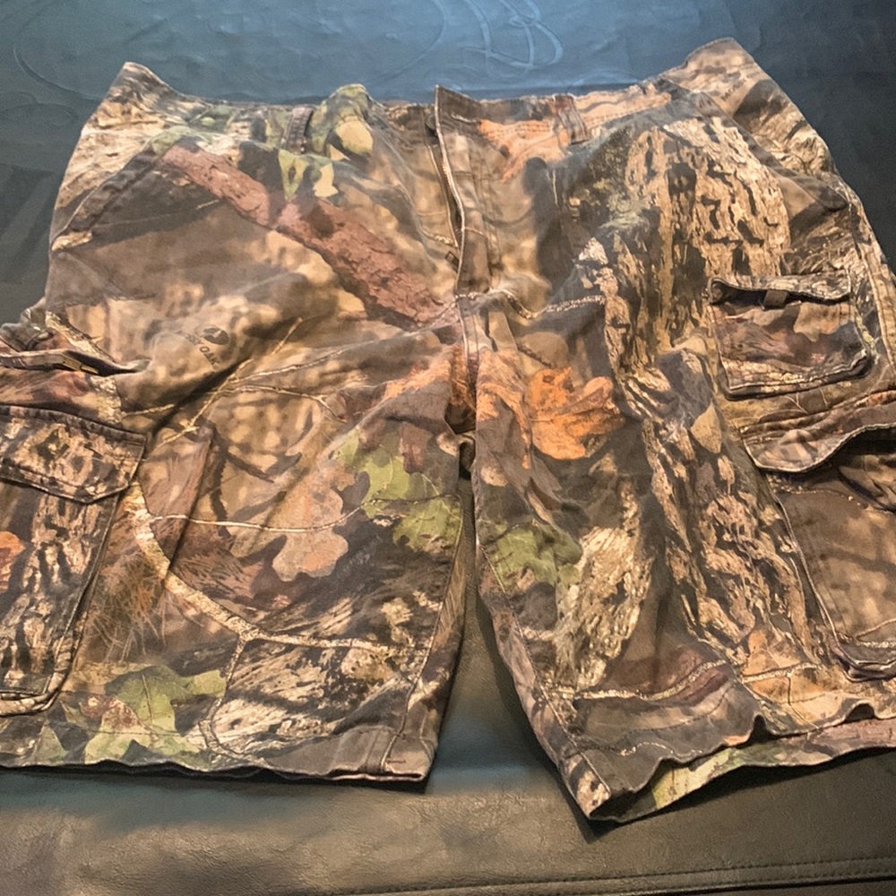 Mens Mossy Oak camo shorts